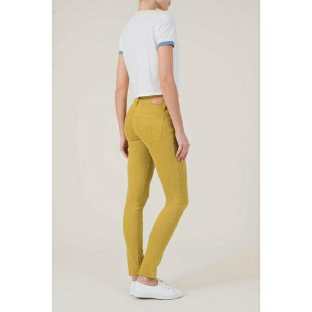 Level 99 Liza Skinny Jeans in Old Gold Size 25